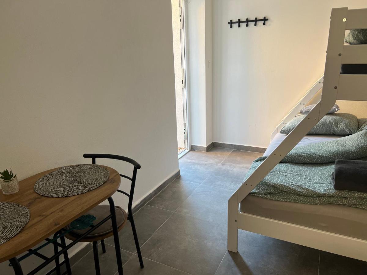 Hobiti Apartman - Bilbo Cerna v Posumavi Ngoại thất bức ảnh